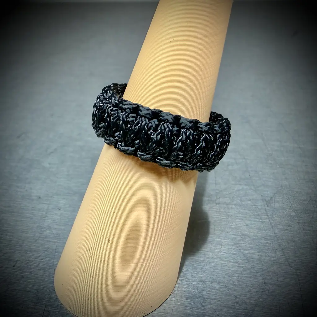 Wide band “Basic Black”