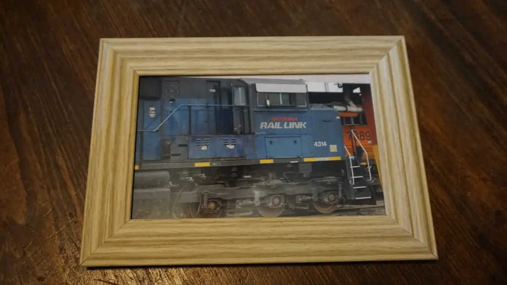 MRL Train 4x6 Framed photo